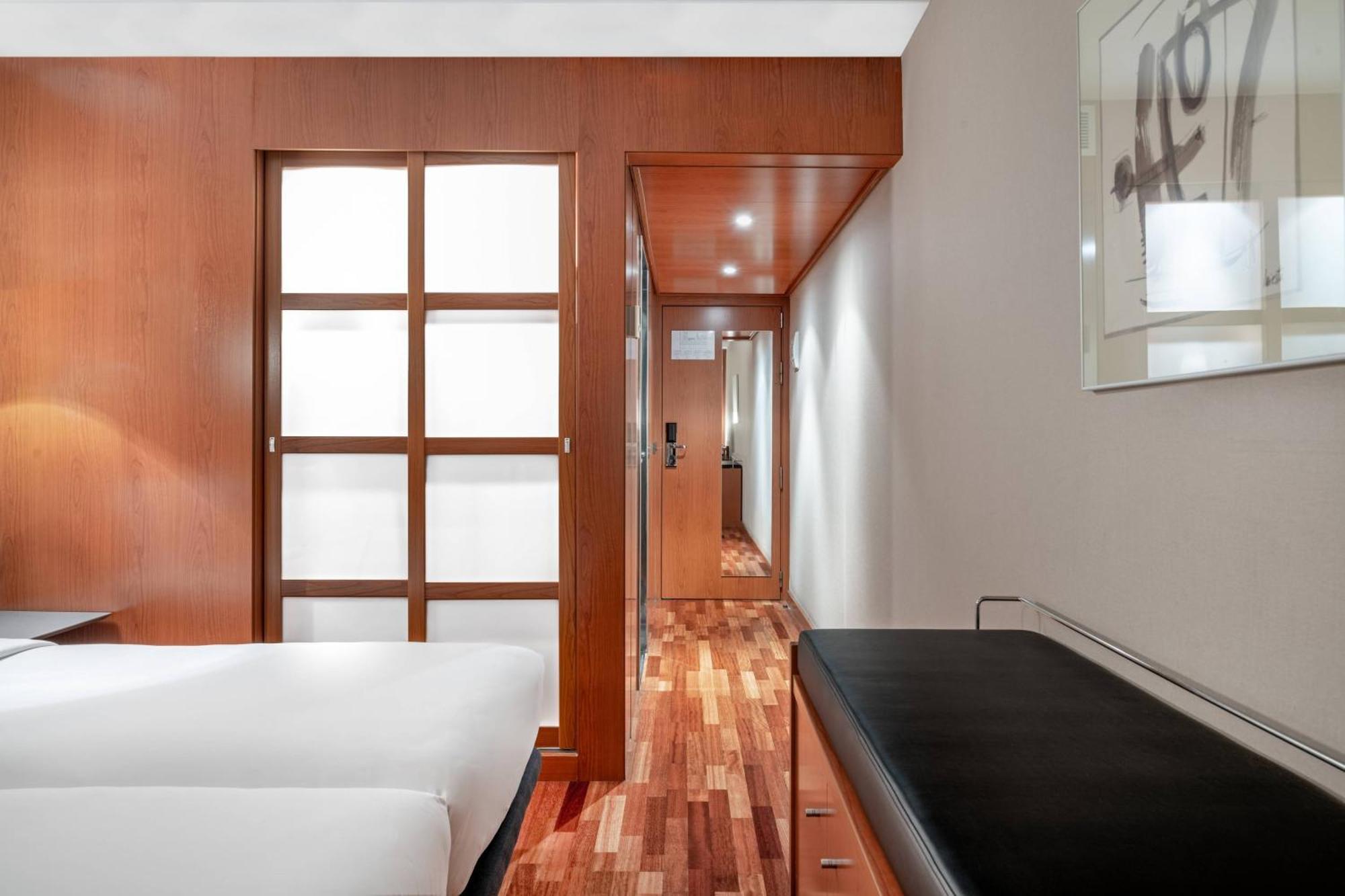 Ac Hotel La Rioja By Marriott Логроньо Экстерьер фото