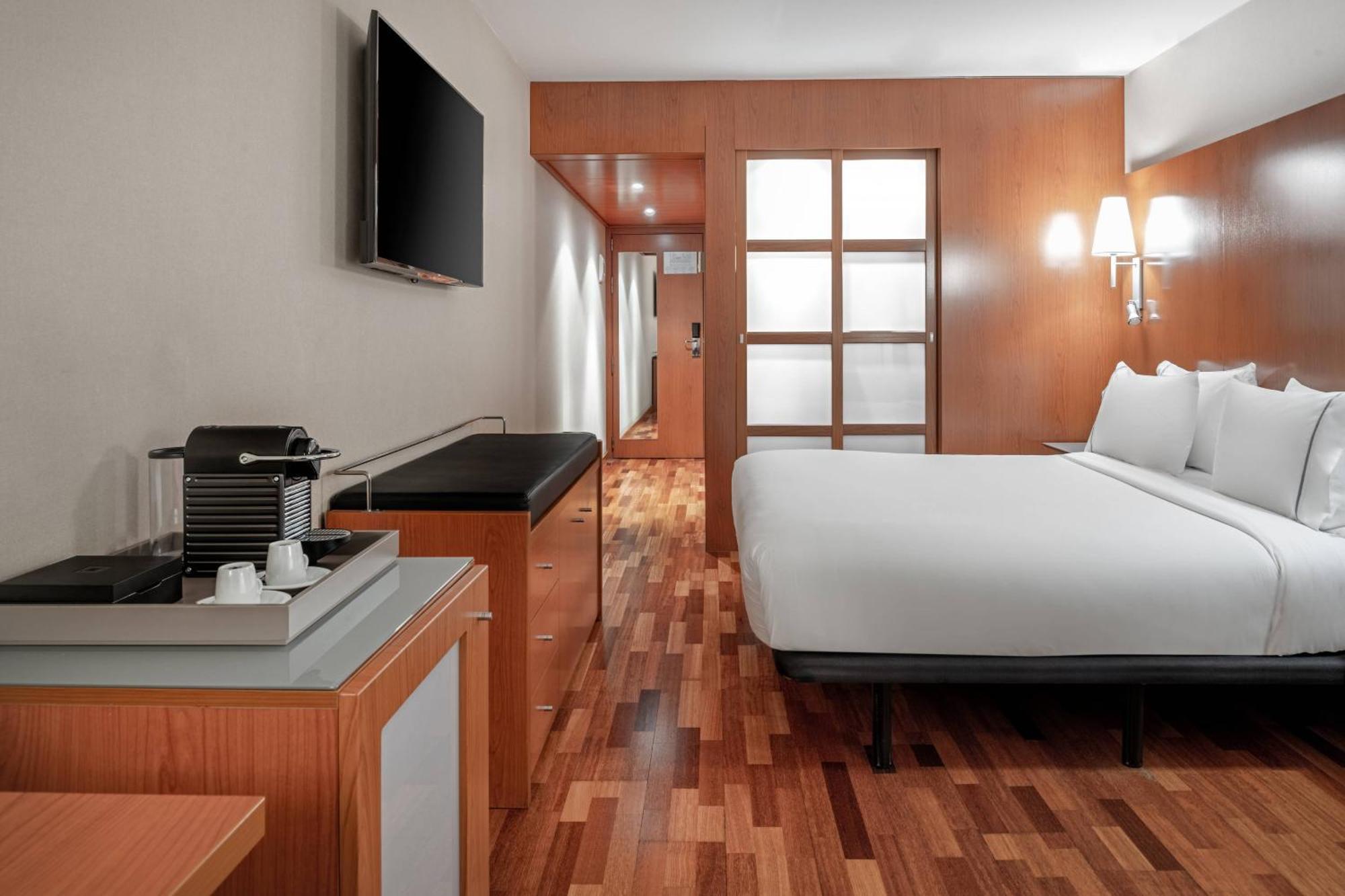 Ac Hotel La Rioja By Marriott Логроньо Экстерьер фото