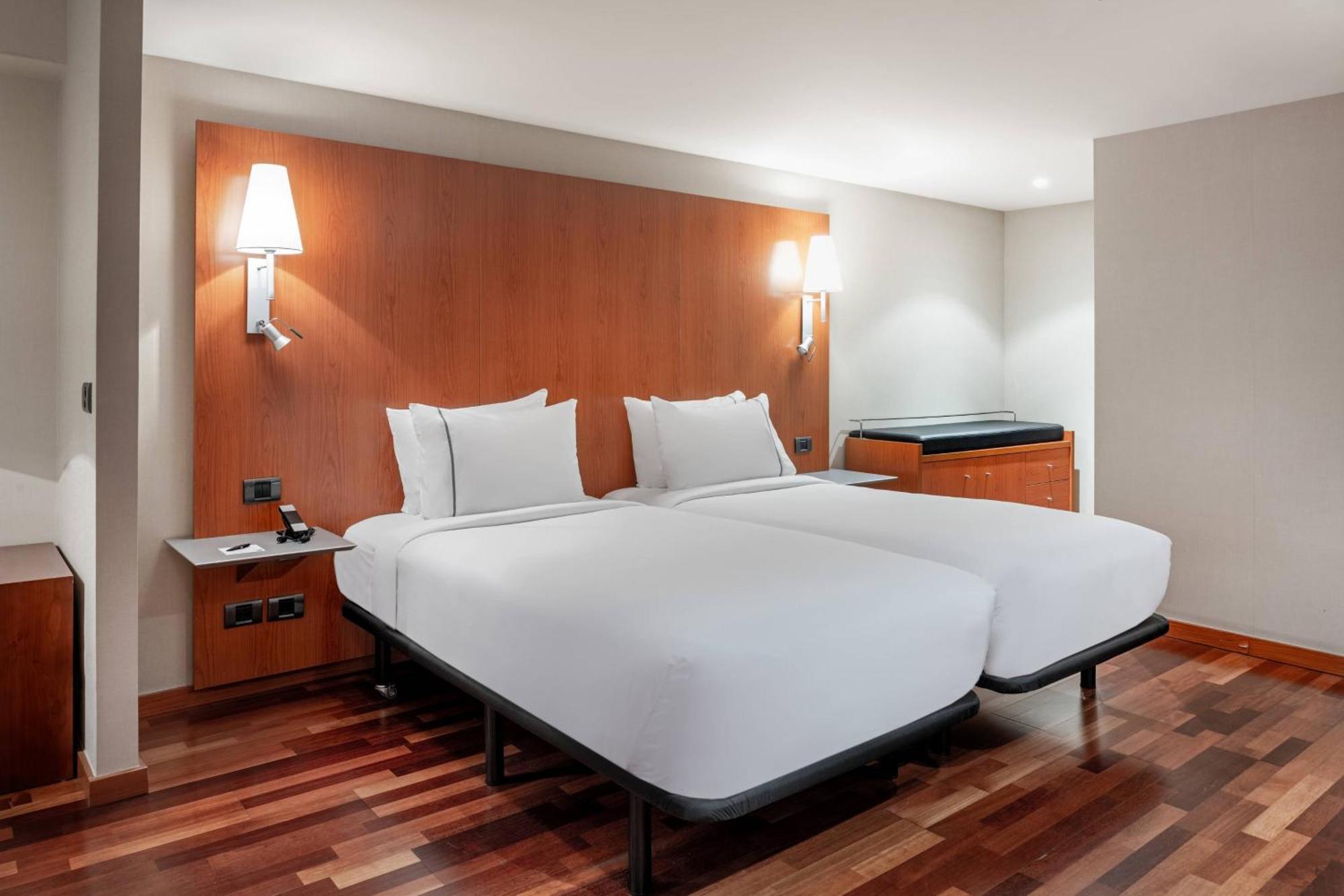 Ac Hotel La Rioja By Marriott Логроньо Экстерьер фото