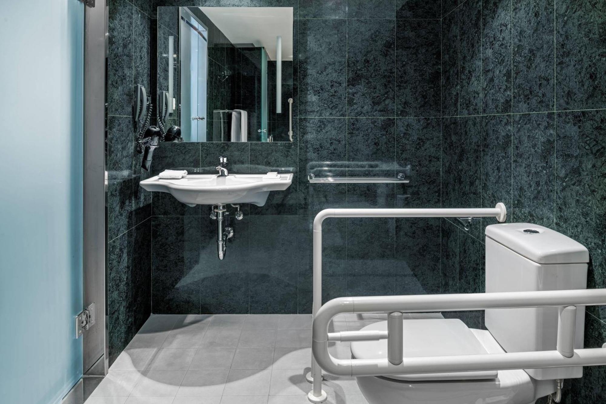 Ac Hotel La Rioja By Marriott Логроньо Экстерьер фото