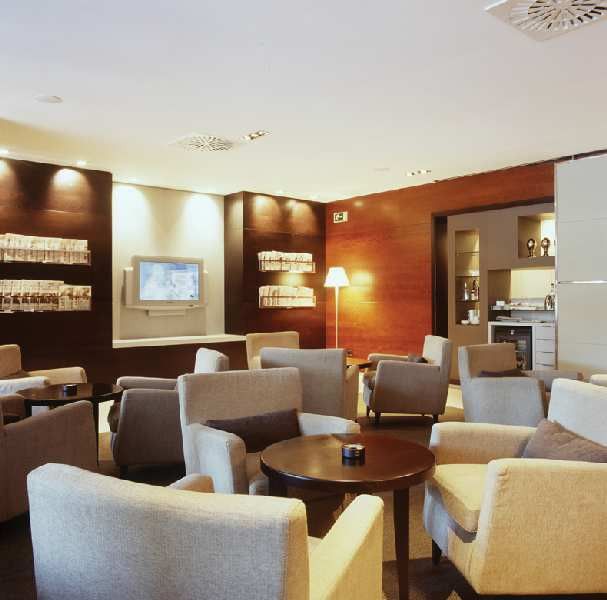 Ac Hotel La Rioja By Marriott Логроньо Интерьер фото
