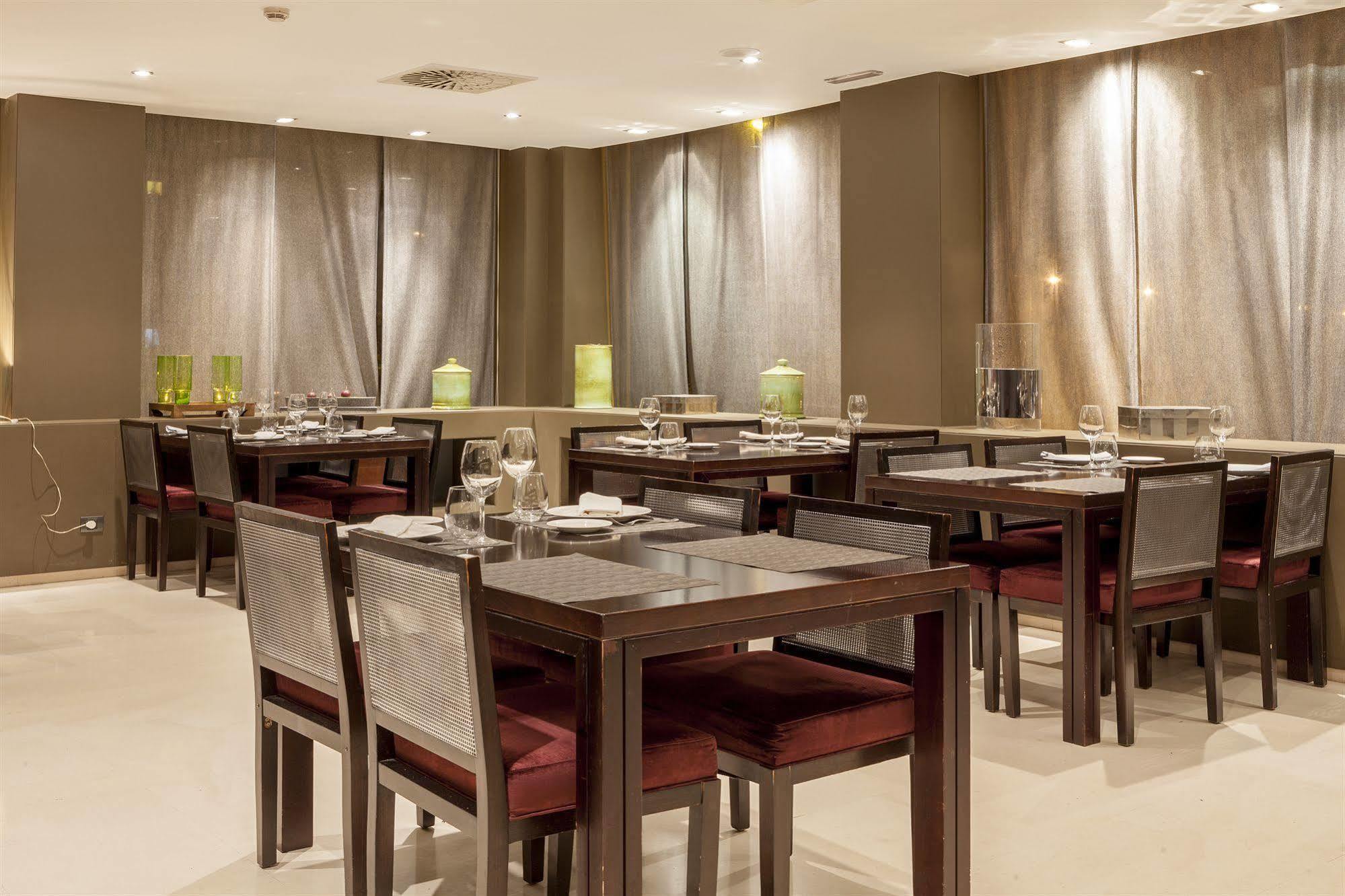 Ac Hotel La Rioja By Marriott Логроньо Экстерьер фото