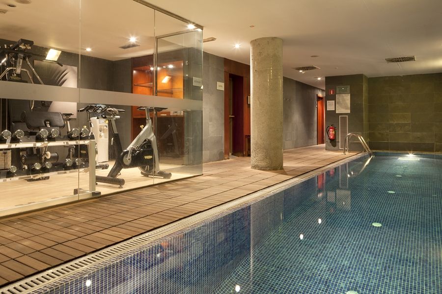 Ac Hotel La Rioja By Marriott Логроньо Экстерьер фото