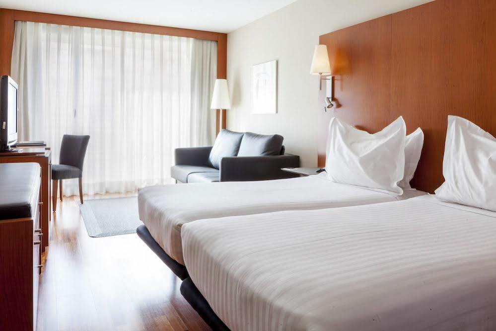 Ac Hotel La Rioja By Marriott Логроньо Экстерьер фото